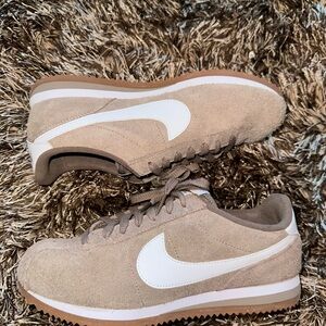 Nike Cortez Vintage Suede women’s shoes size 9